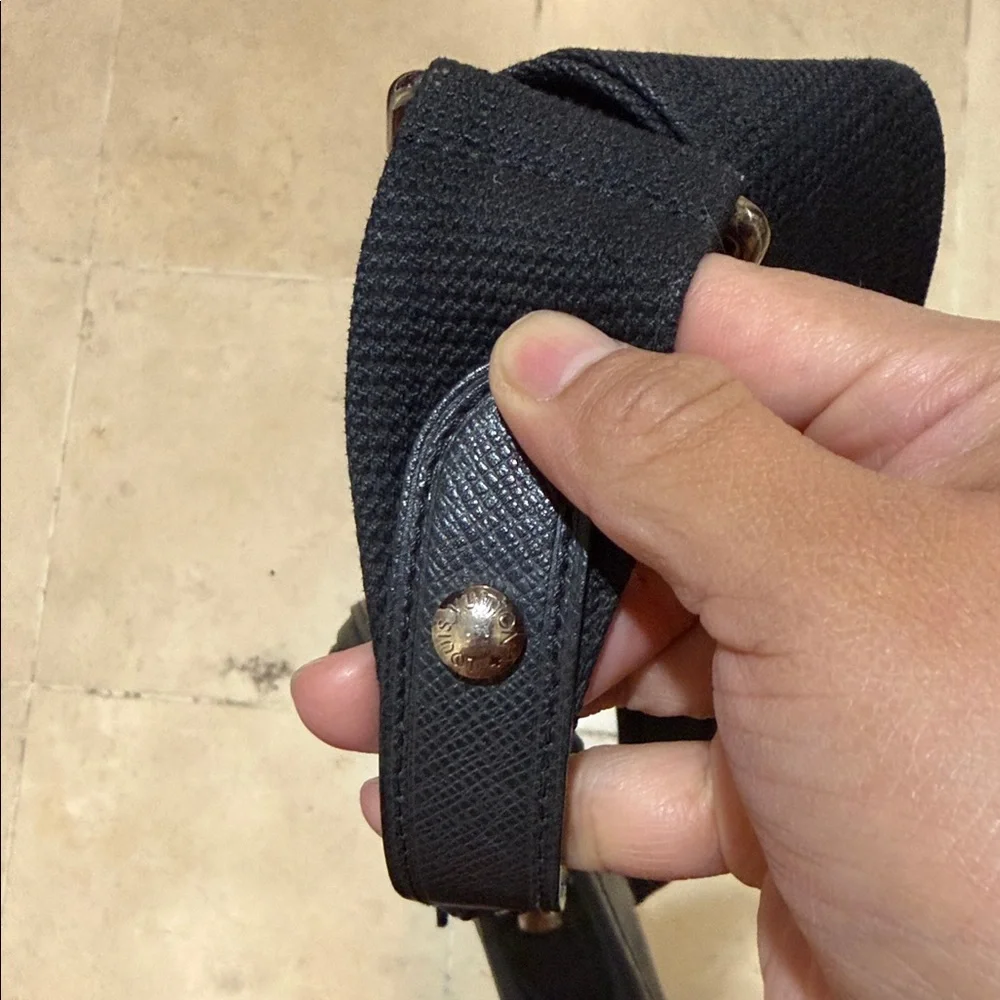 Louis Vuitton Black Men's Messenger Bag